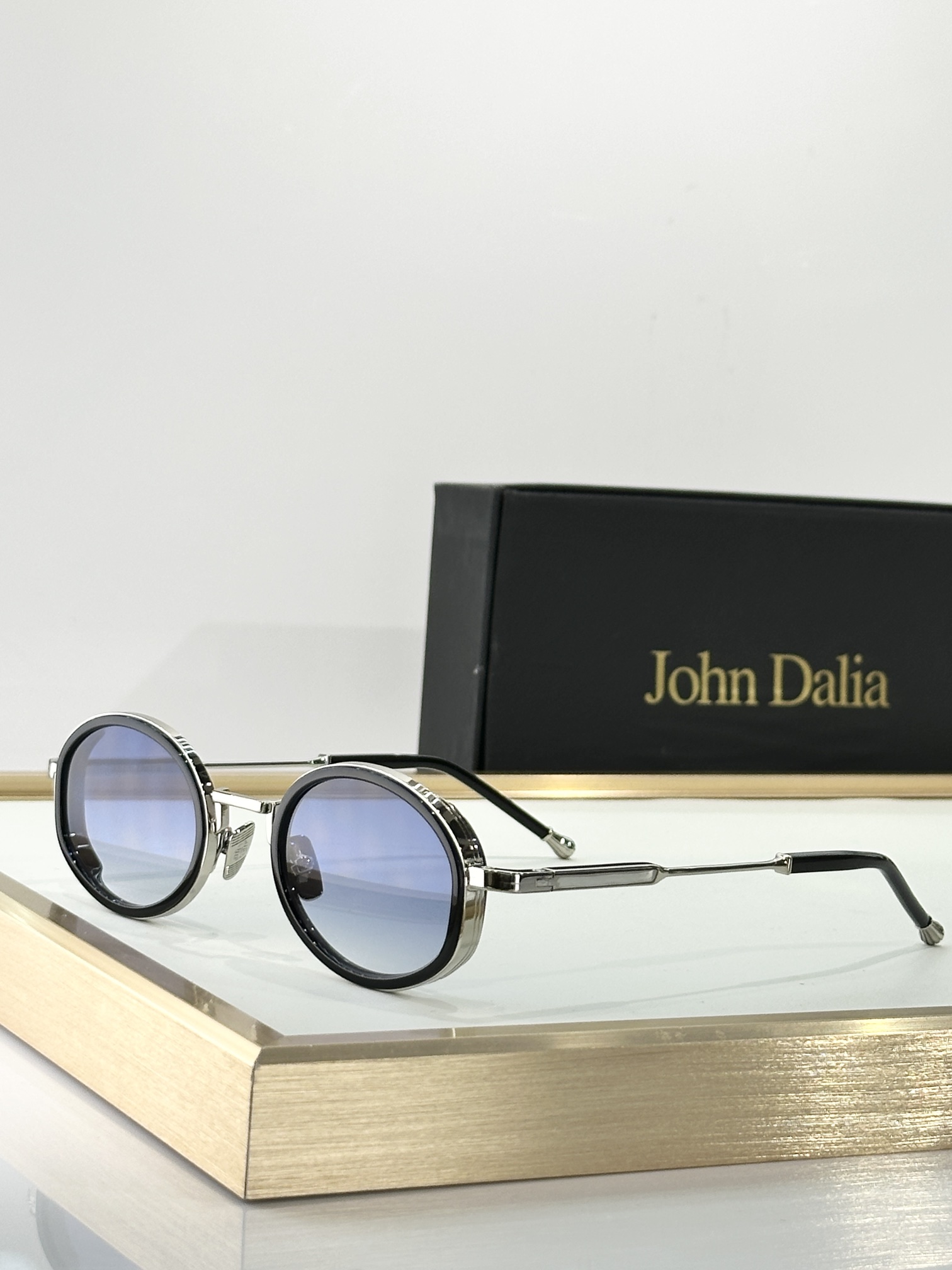 John Dali*Mod：Rise JaredSize：48-25-145One of a kind 