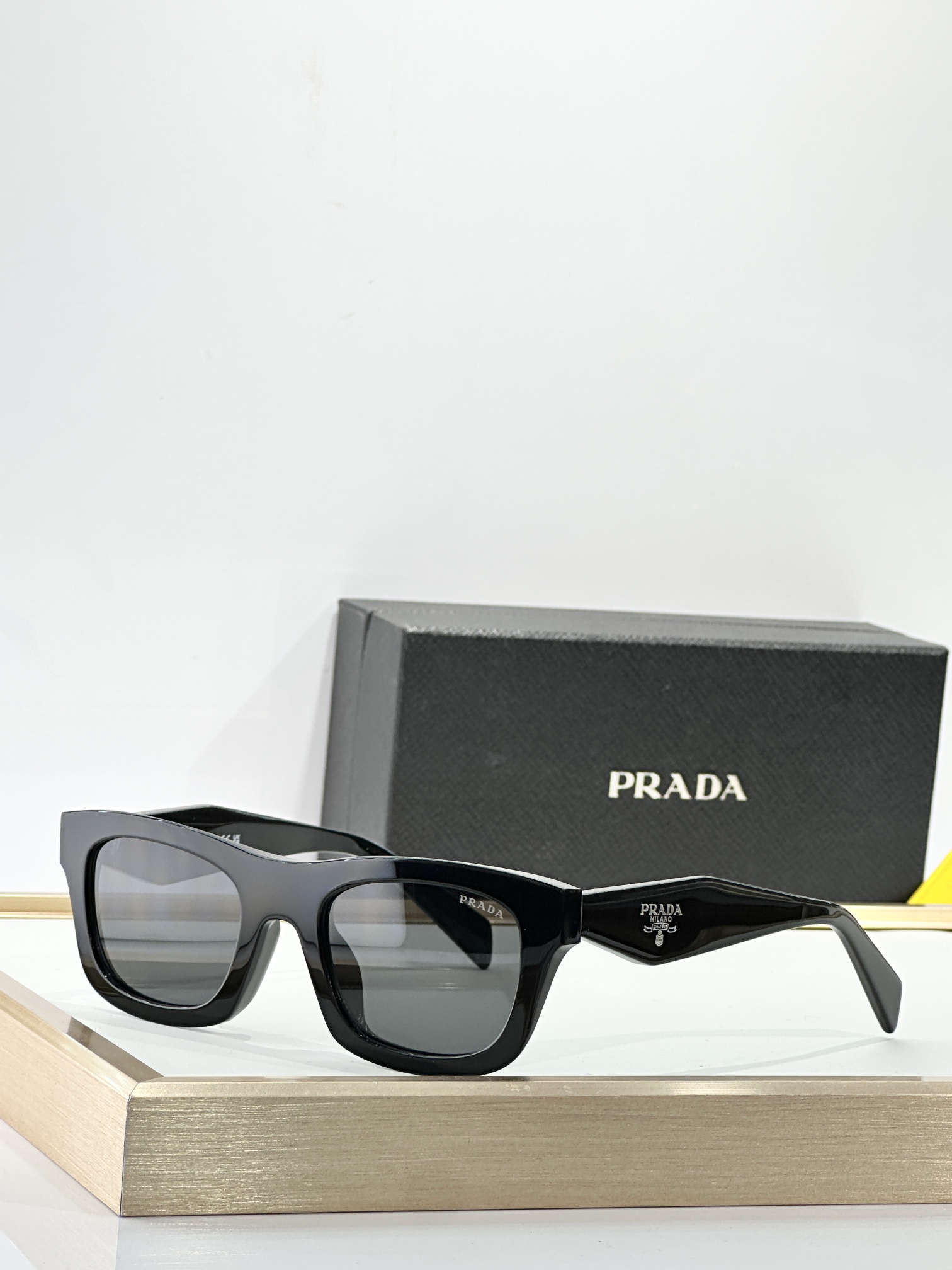  PRADA
MODEL：SPR C06S
SIZE：53口22-145
