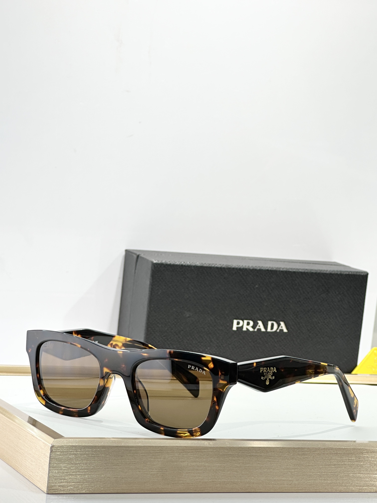  PRADA
MODEL：SPR C06S
SIZE：53口22-145
