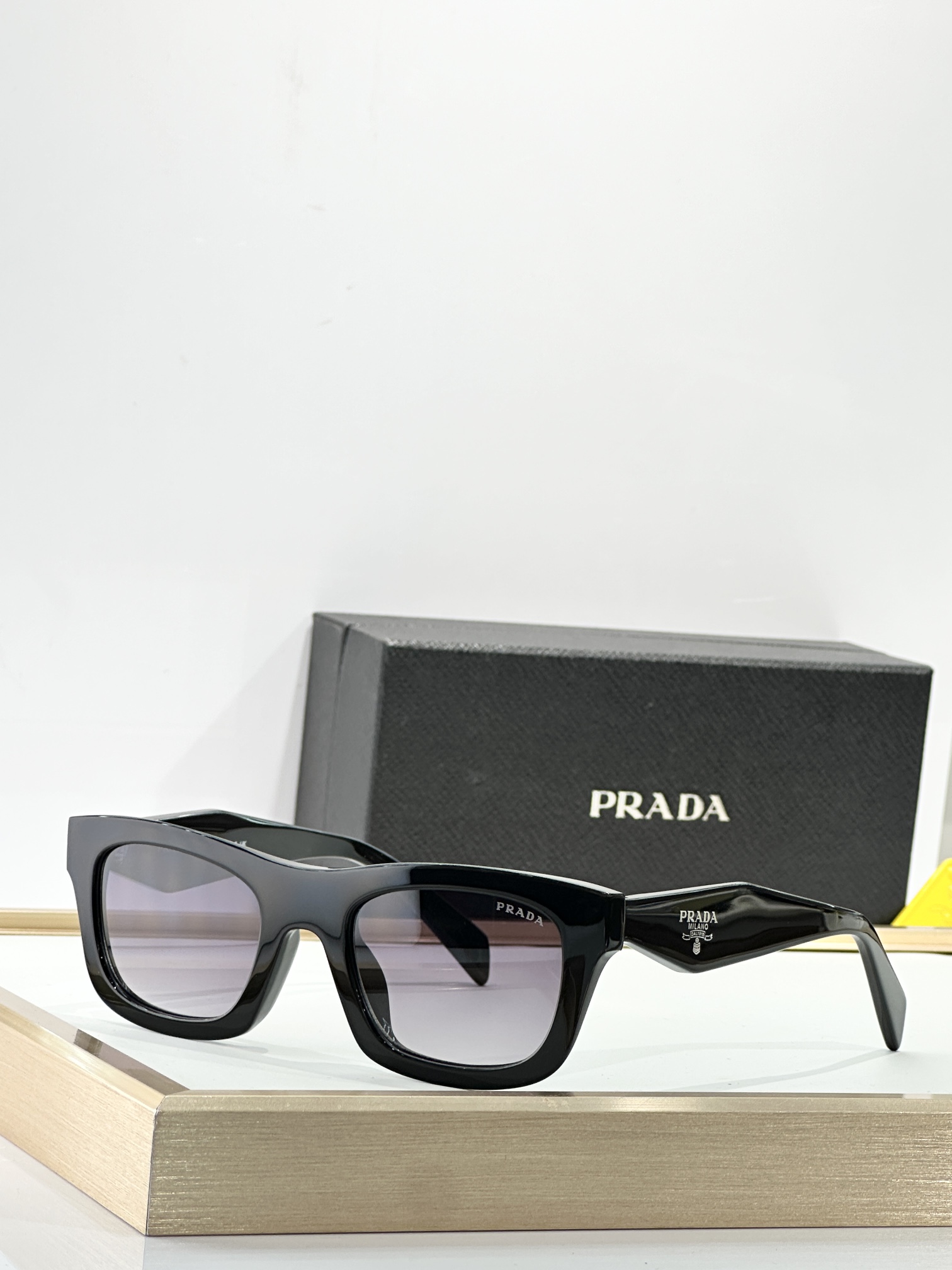 PRADA
MODEL：SPR C06S
SIZE：53口22-145
