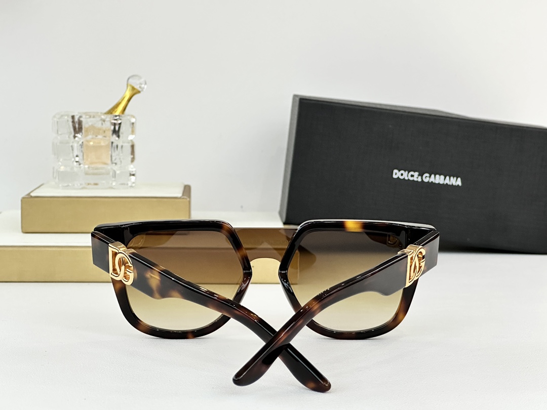  Dolce&Gabban*
MOD：DG6693
Size：52口20 145
