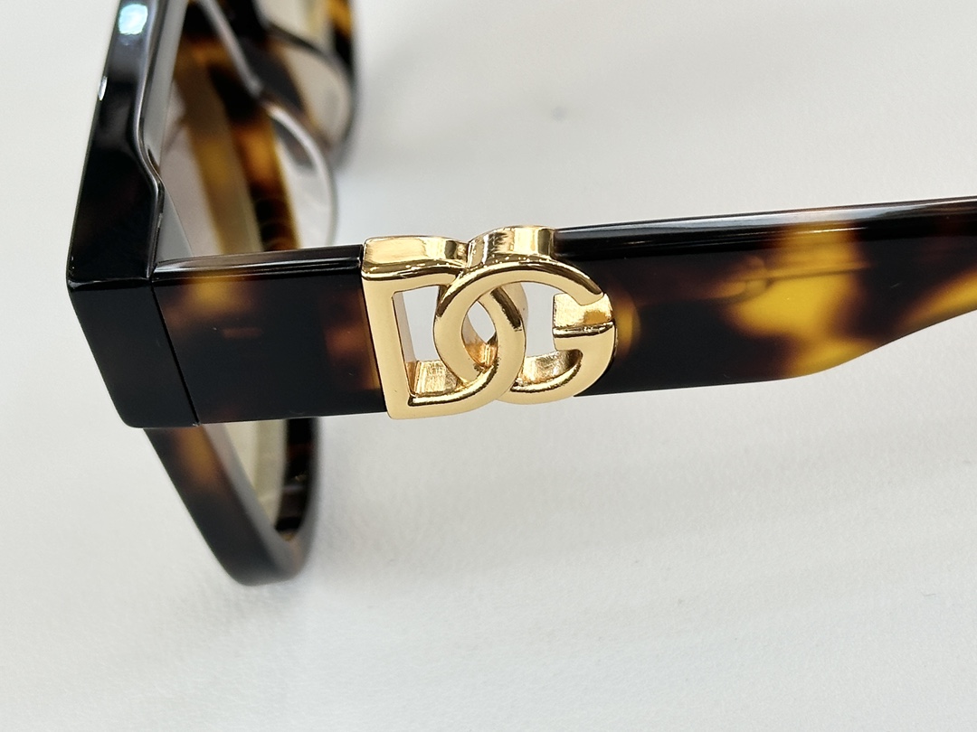  Dolce&Gabban*
MOD：DG6693
Size：52口20 145
