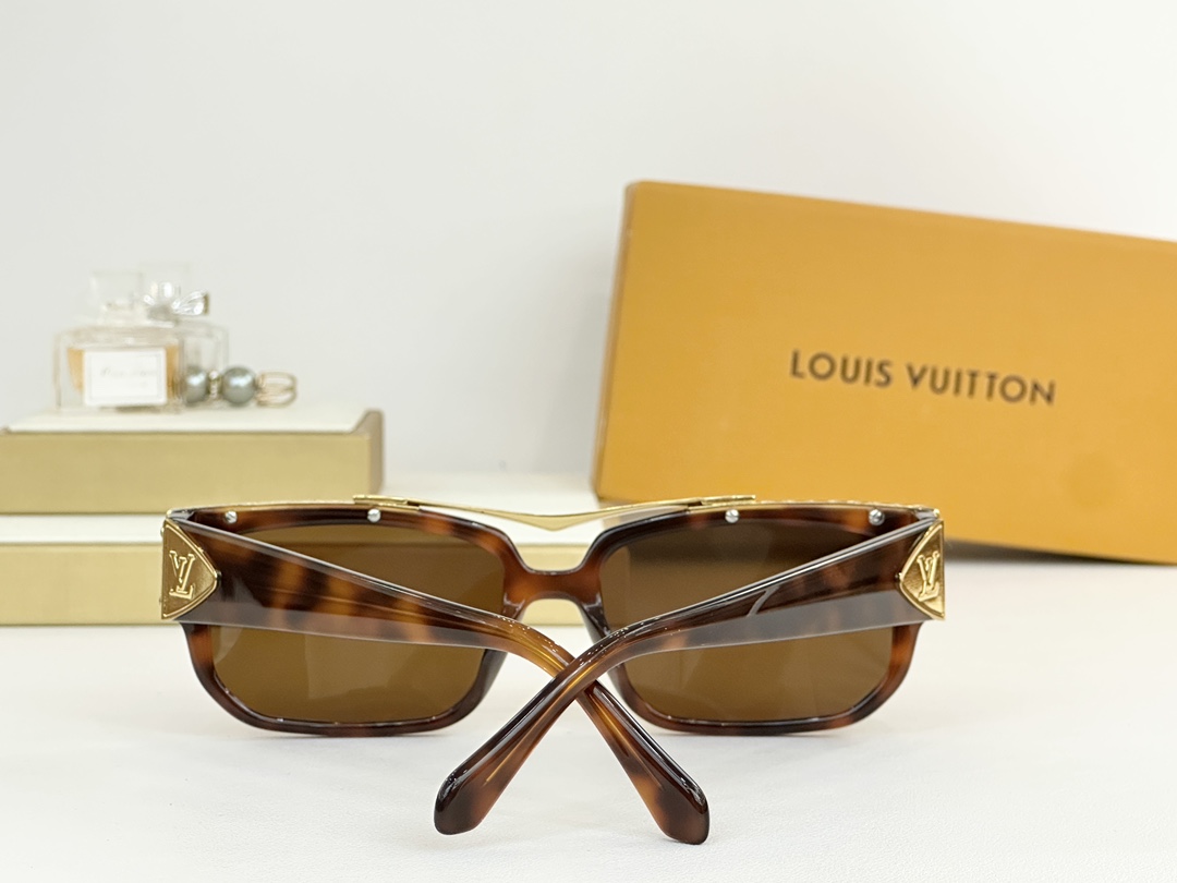  LOUIS VUITTO*
MODEL：Z2049U
SIZE：57口18-145

