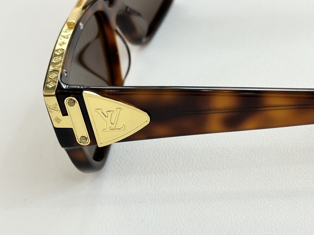  LOUIS VUITTO*
MODEL：Z2049U
SIZE：57口18-145

