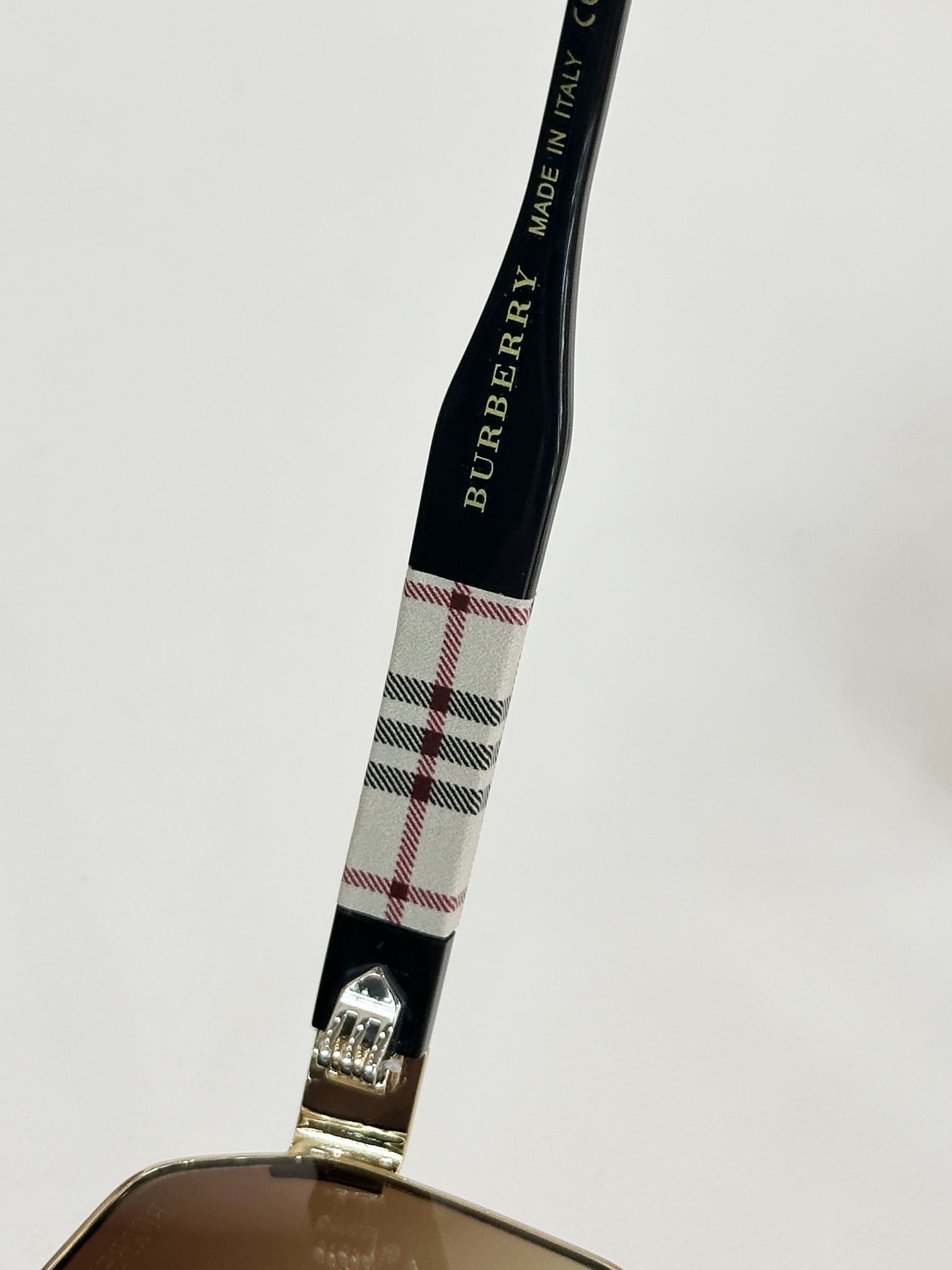  BURBERRY
MOD：BE2395
Size：54口19 145
