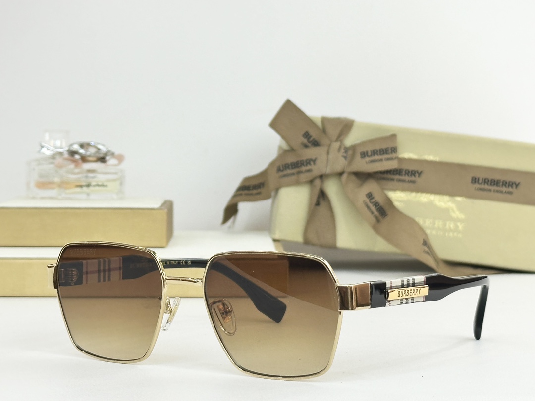  BURBERRY
MOD：BE2395
Size：54口19 145
