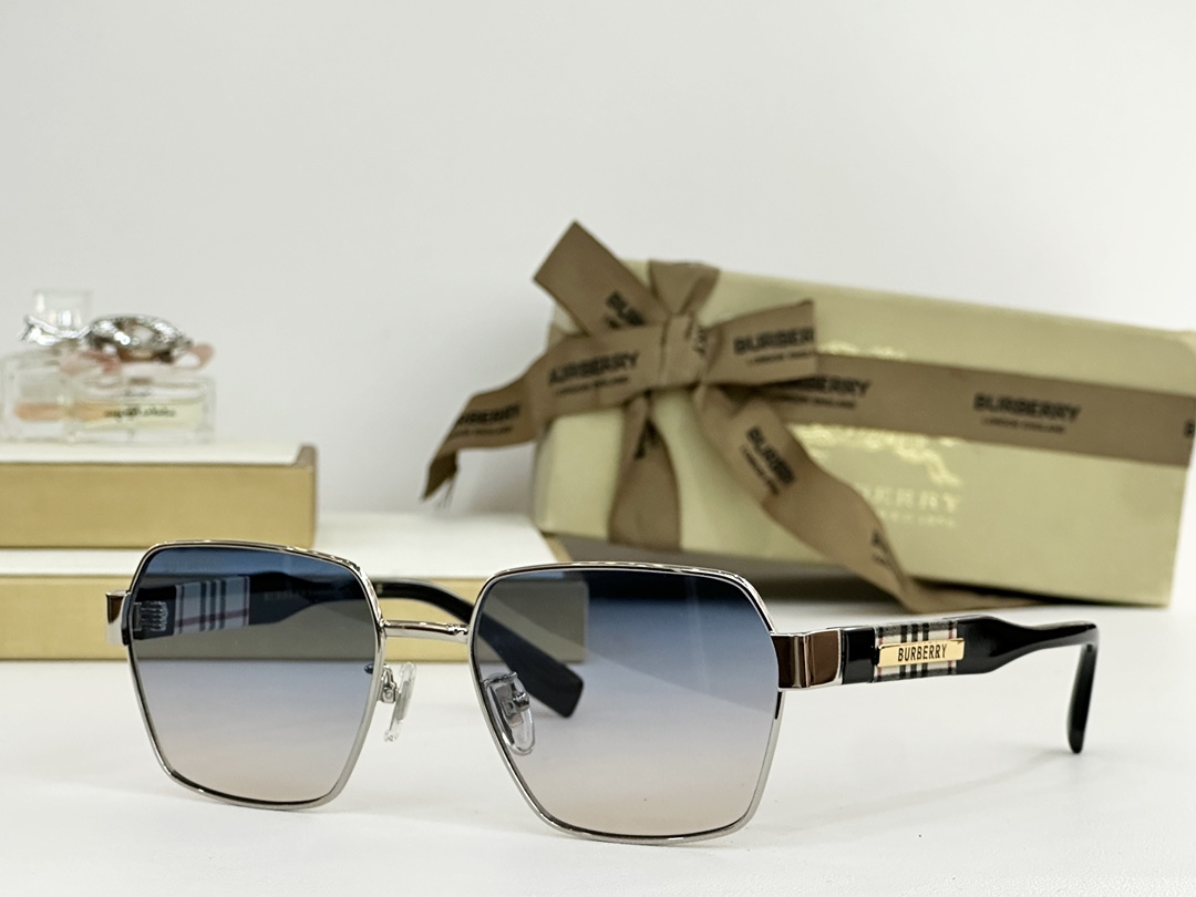  BURBERRY
MOD：BE2395
Size：54口19 145
