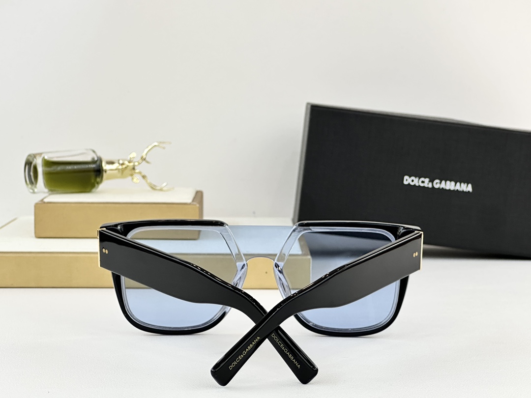  Dolce gabbana 
MOD：DG4356
Size：22口12 140
