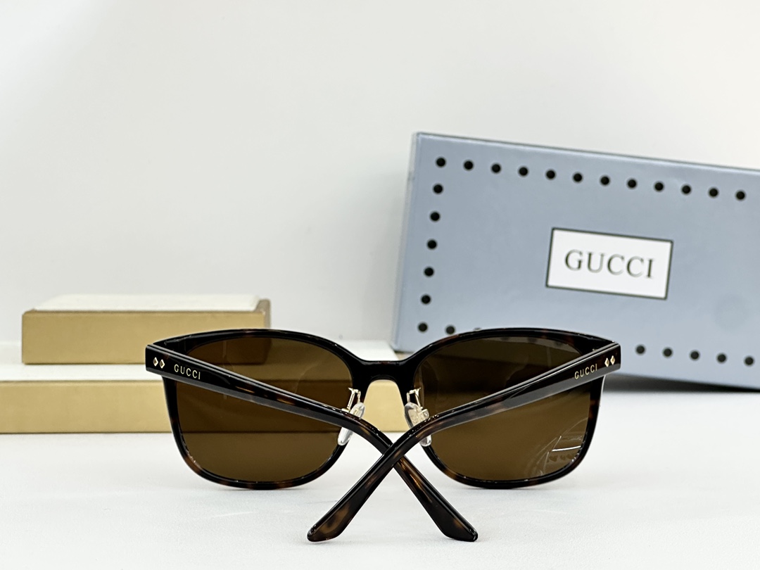  GUCC*
MODEL：GG1896SK
SIZE：57口18-145
