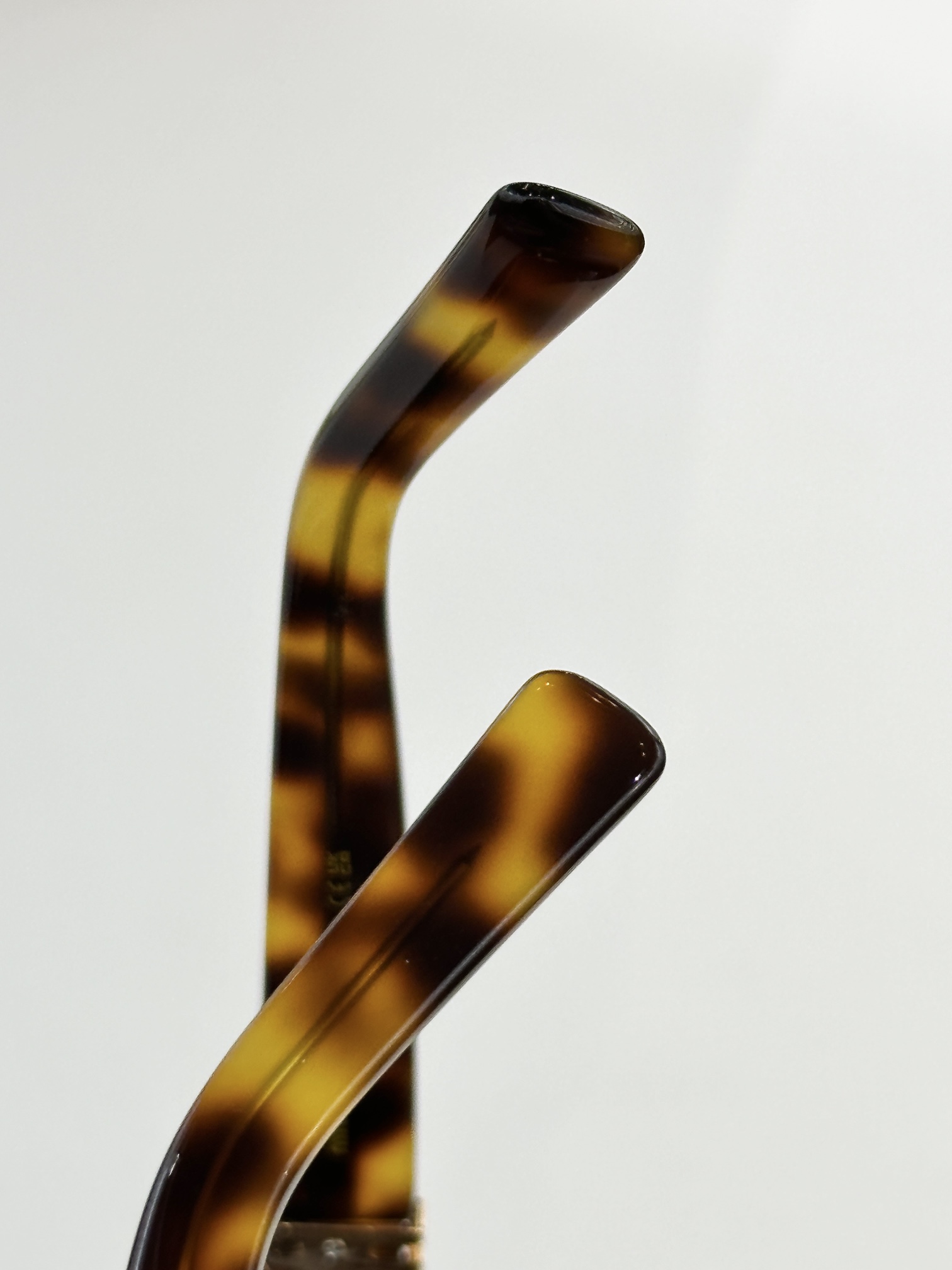  MIU MI*
MOD：MU 118AV
Size：61口15 140
