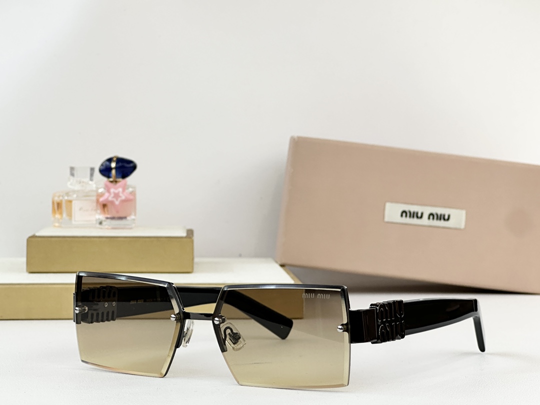  MIU MI*
MOD：MU 118AV
Size：61口15 140
