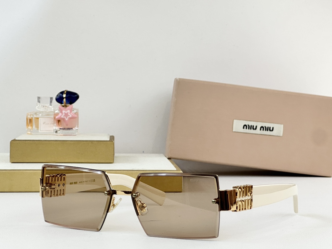  MIU MI*
MOD：MU 118AV
Size：61口15 140
