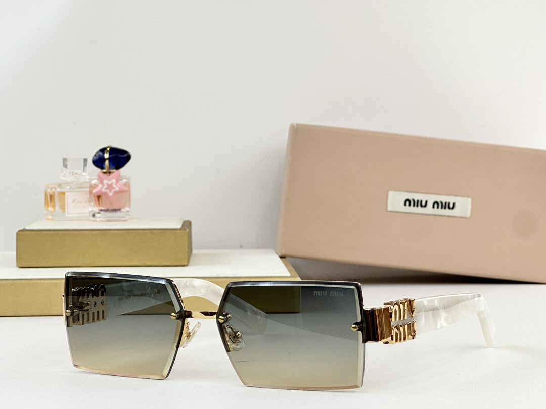  MIU MI*
MOD：MU 118AV
Size：61口15 140
