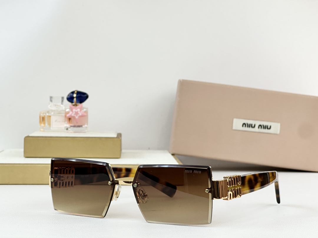  MIU MI*
MOD：MU 118AV
Size：61口15 140
