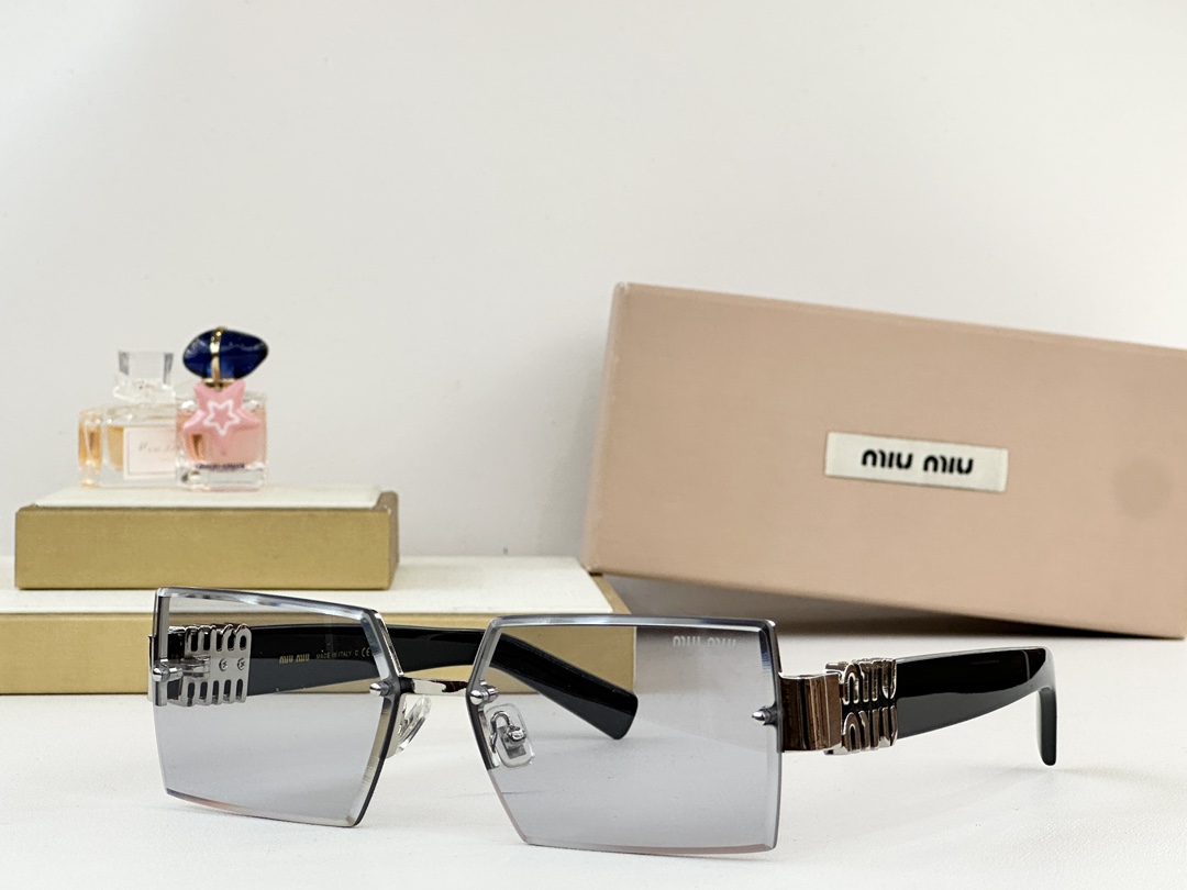  MIU MI*
MOD：MU 118AV
Size：61口15 140
