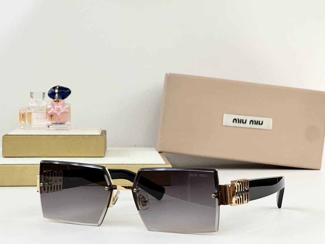  MIU MI*
MOD：MU 118AV
Size：61口15 140
