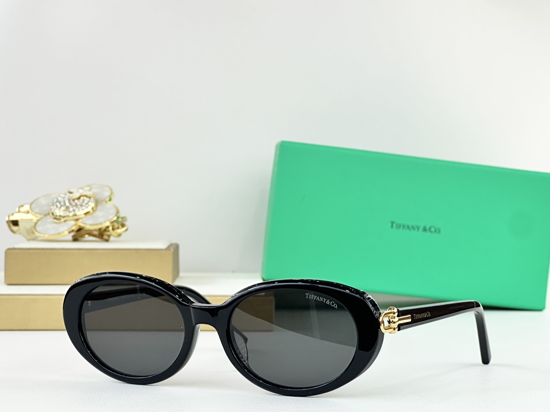  TIFFANY&Co.
MODEL：TF4242D
SIZE：55口19-140
