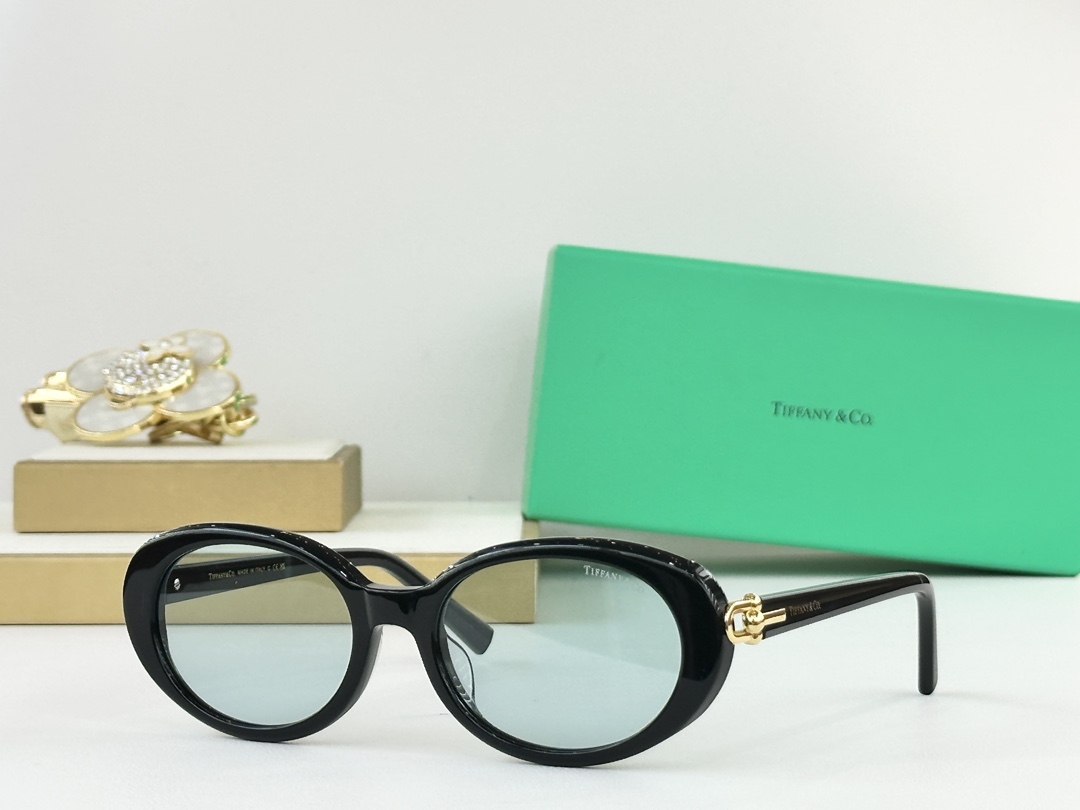  TIFFANY&Co.
MODEL：TF4242D
SIZE：55口19-140
