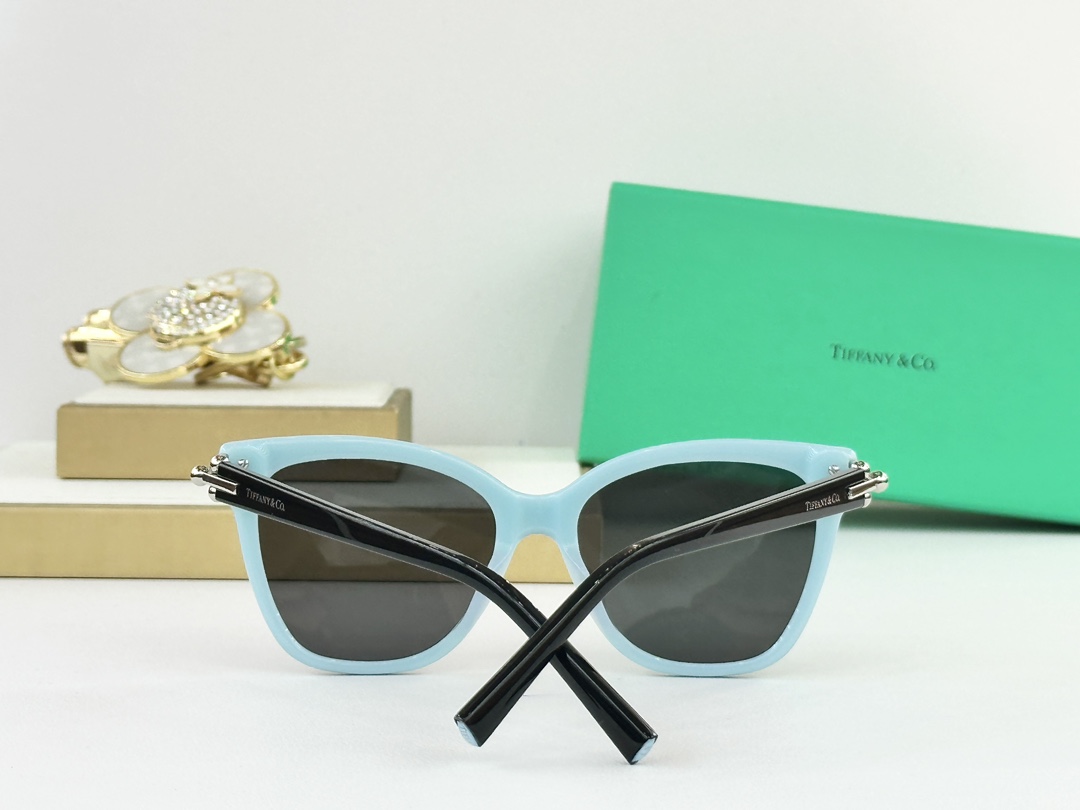 TIFFANY&Co.
MODEL：TF4241D
SIZE：54口17-140

