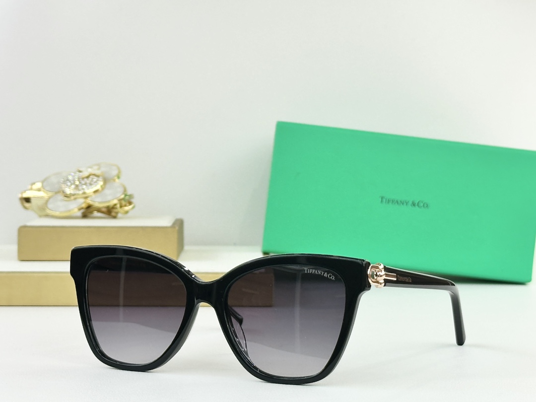  TIFFANY&Co.
MODEL：TF4241D
SIZE：54口17-140

