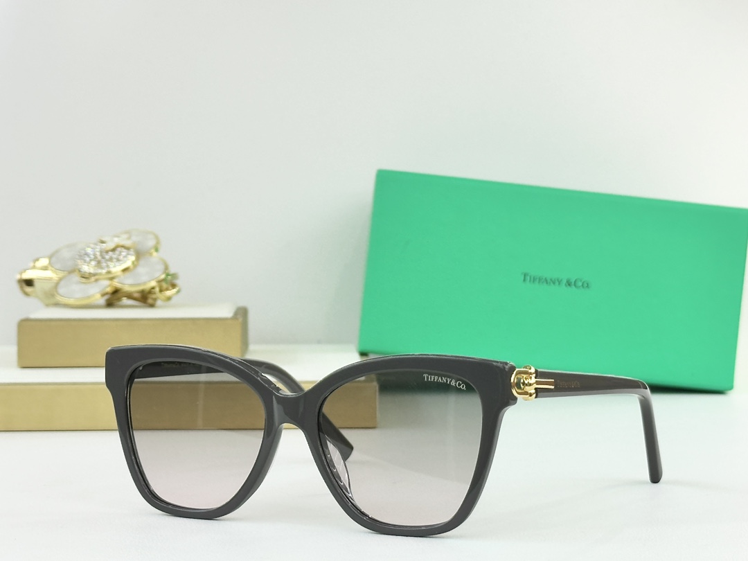  TIFFANY&Co.
MODEL：TF4241D
SIZE：54口17-140
