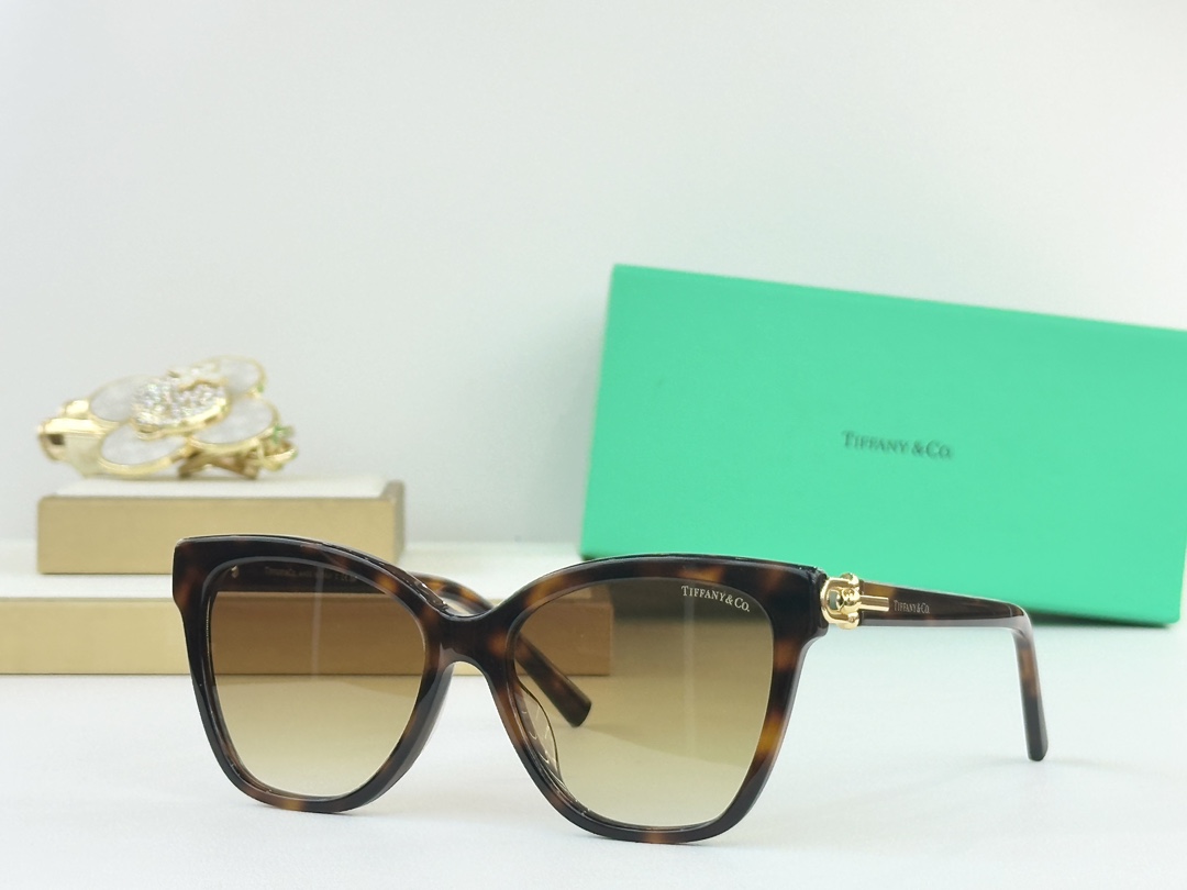  TIFFANY&Co.
MODEL：TF4241D
SIZE：54口17-140
