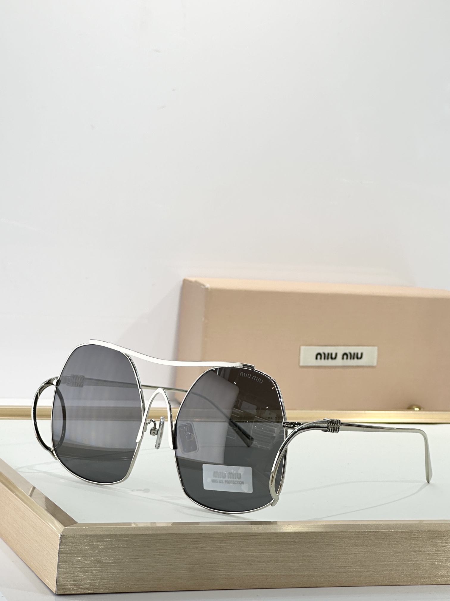  MIU MI*
MODELSMUA55
SIZE：57口18-150
