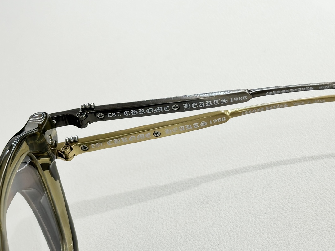  Chrome Hearts 克罗心
MODEL CUMPTION
SIZE：56口21-137

