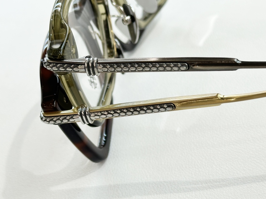  Chrome Hearts 克罗心
MODEL CUMPTION
SIZE：56口21-137

