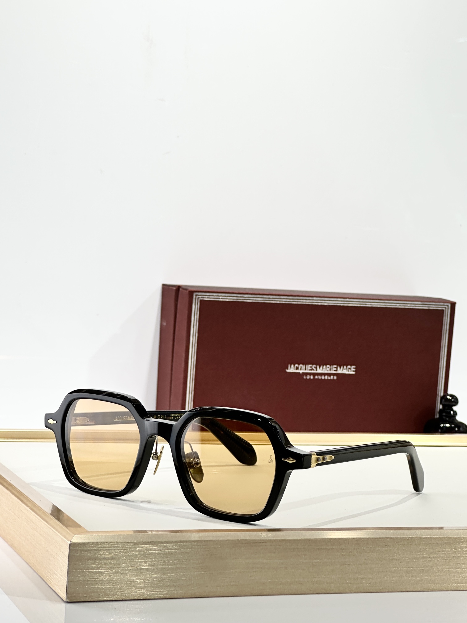 JACQUES MARIE MAGE
MODEL：HOLDEN
SIZE50口21
 
变色：