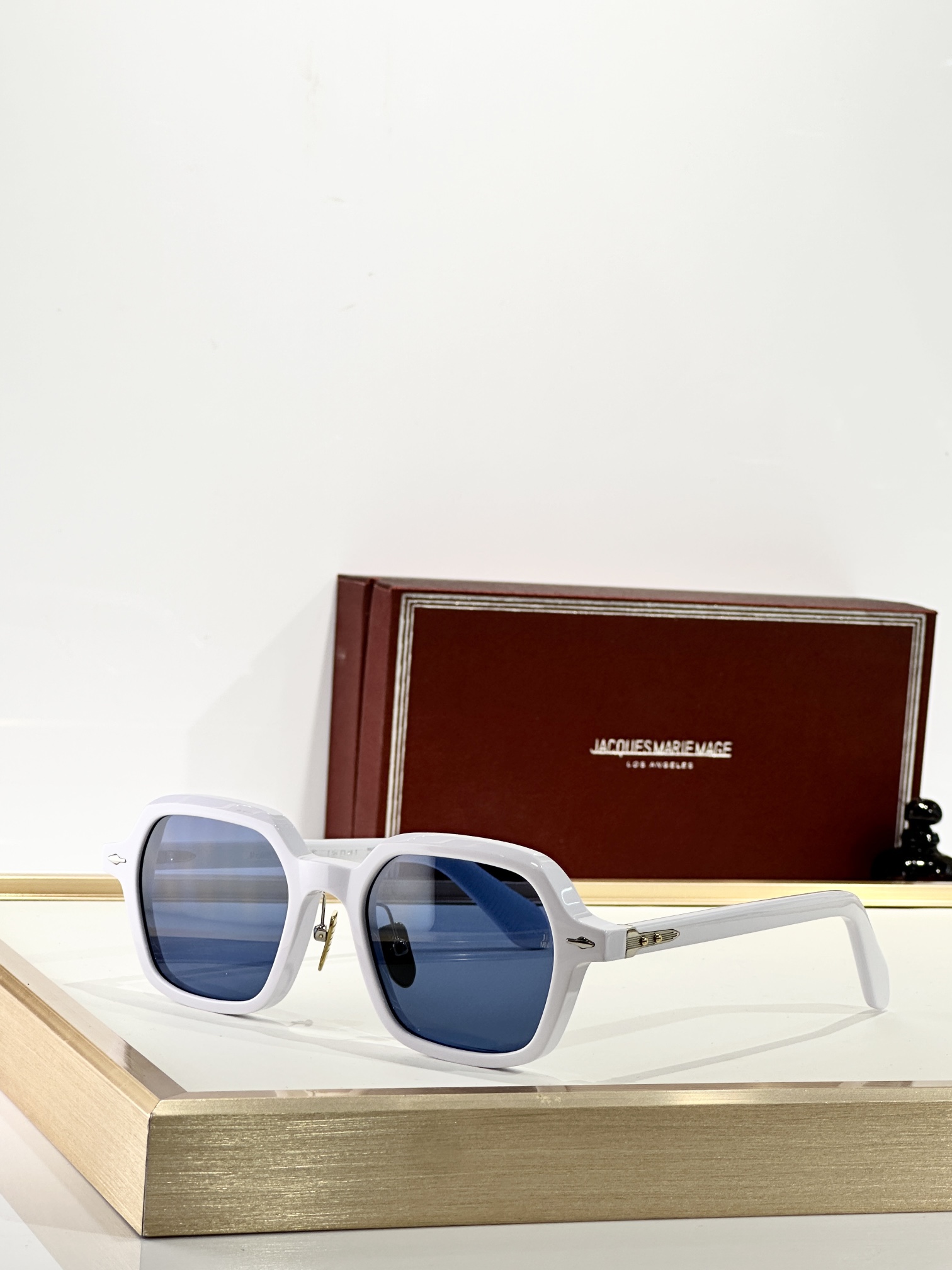 JACQUES MARIE MAGE
MODEL：HOLDEN
SIZE50口21
 
变色：