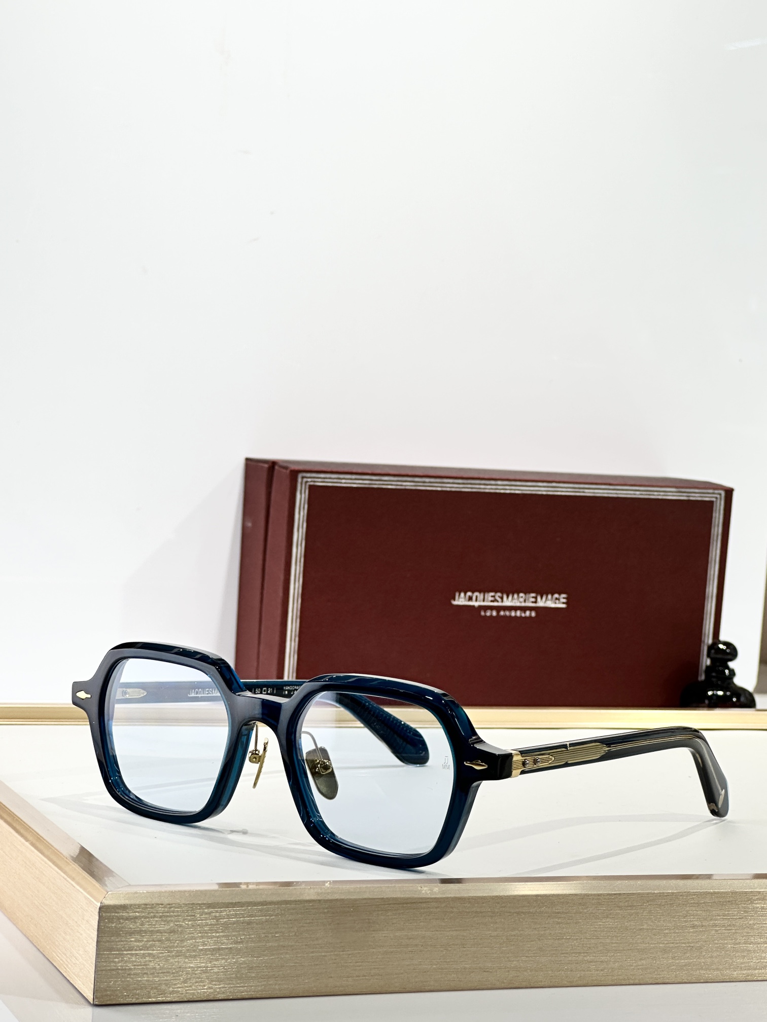 JACQUES MARIE MAGE
MODEL：HOLDEN
SIZE50口21
 
变色：