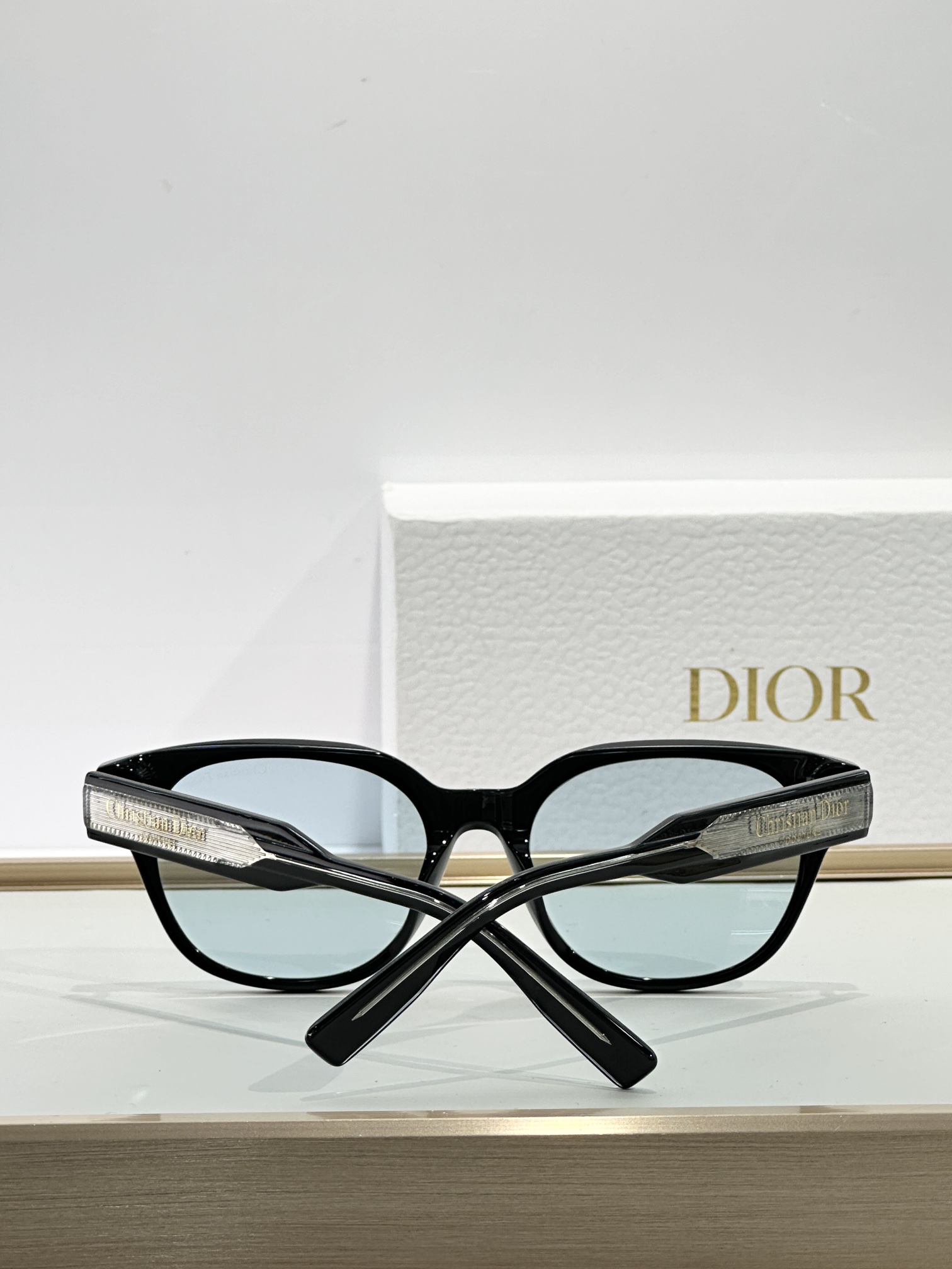  Dior
MODEL：Christian Dior Label R1F
SIZE：  54口19-14