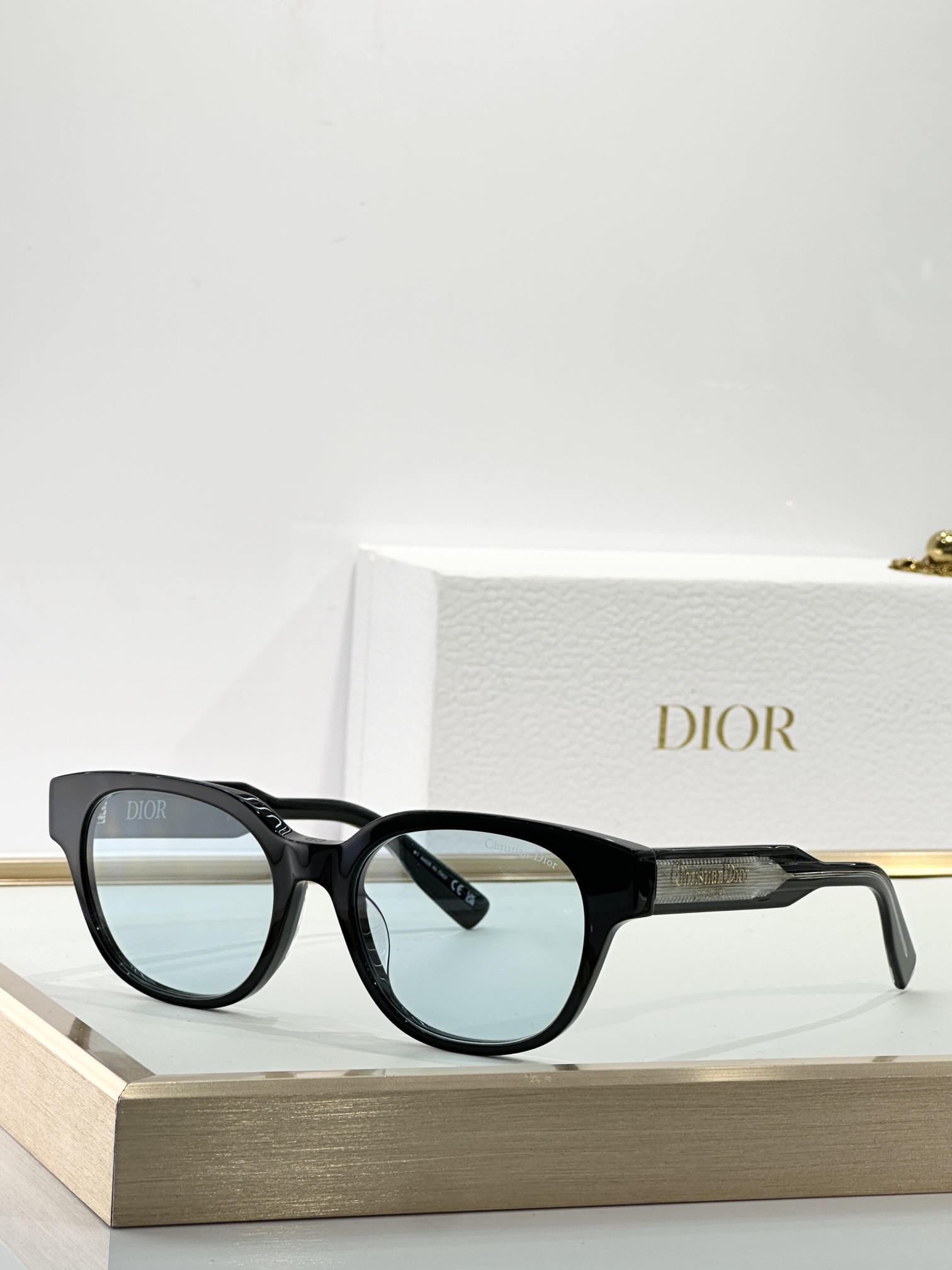  Dior
MODEL：Christian Dior Label R1F
SIZE：  54口19-14
