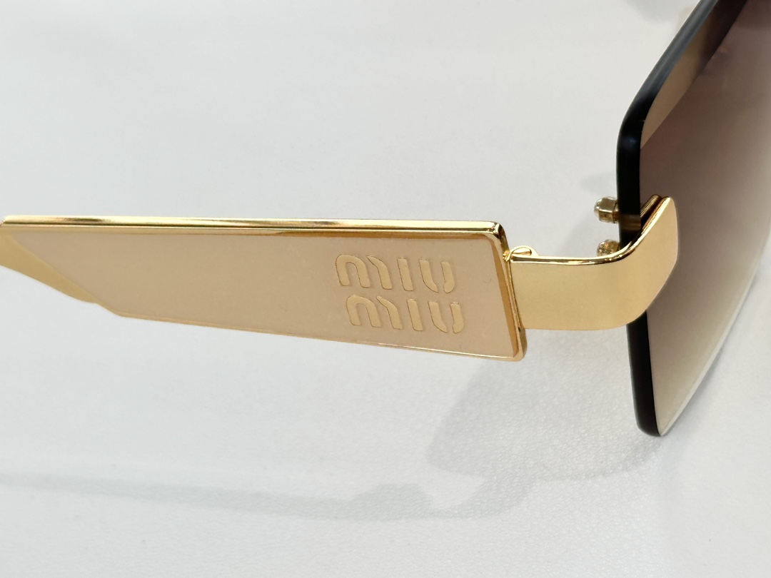  MIU MI*
MOD：MU 1711LV
Size：57口17 145
