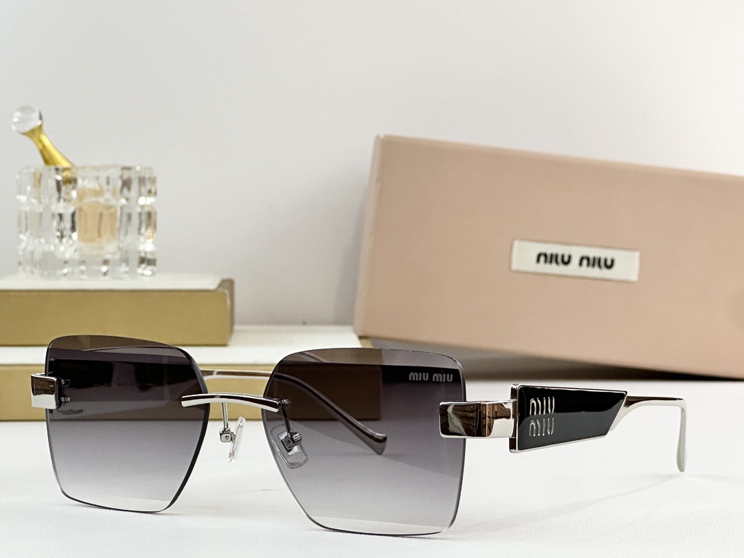  MIU MI*
MOD：MU 1711LV
Size：57口17 145
