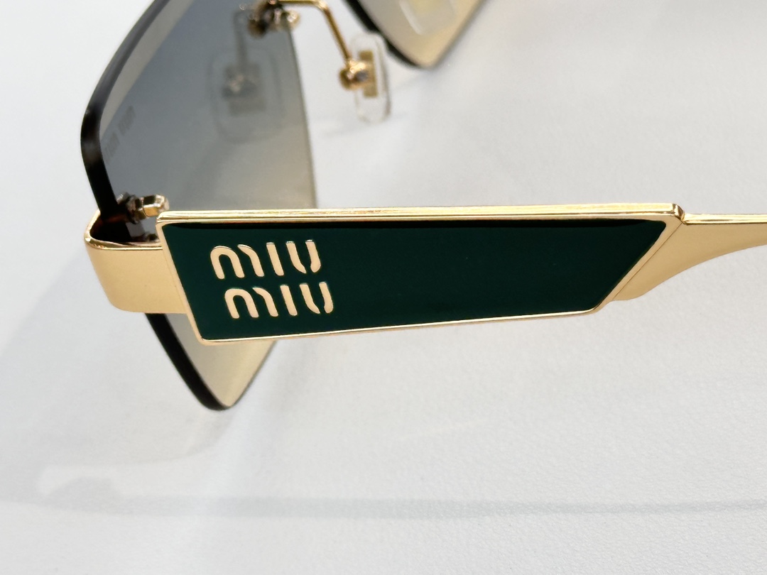  MIU MI*
MOD：MU 1711LV
Size：57口17 145
