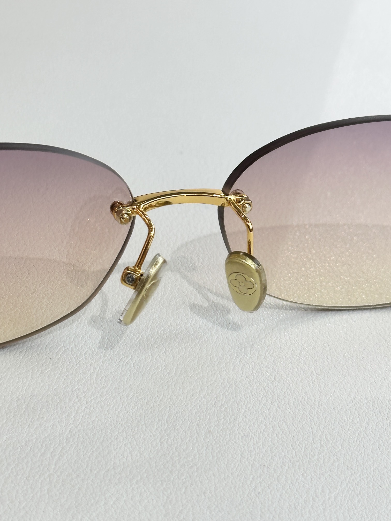 LOUIS VUITTON
MODEL：Z2959u
SIZE：60口16-140
