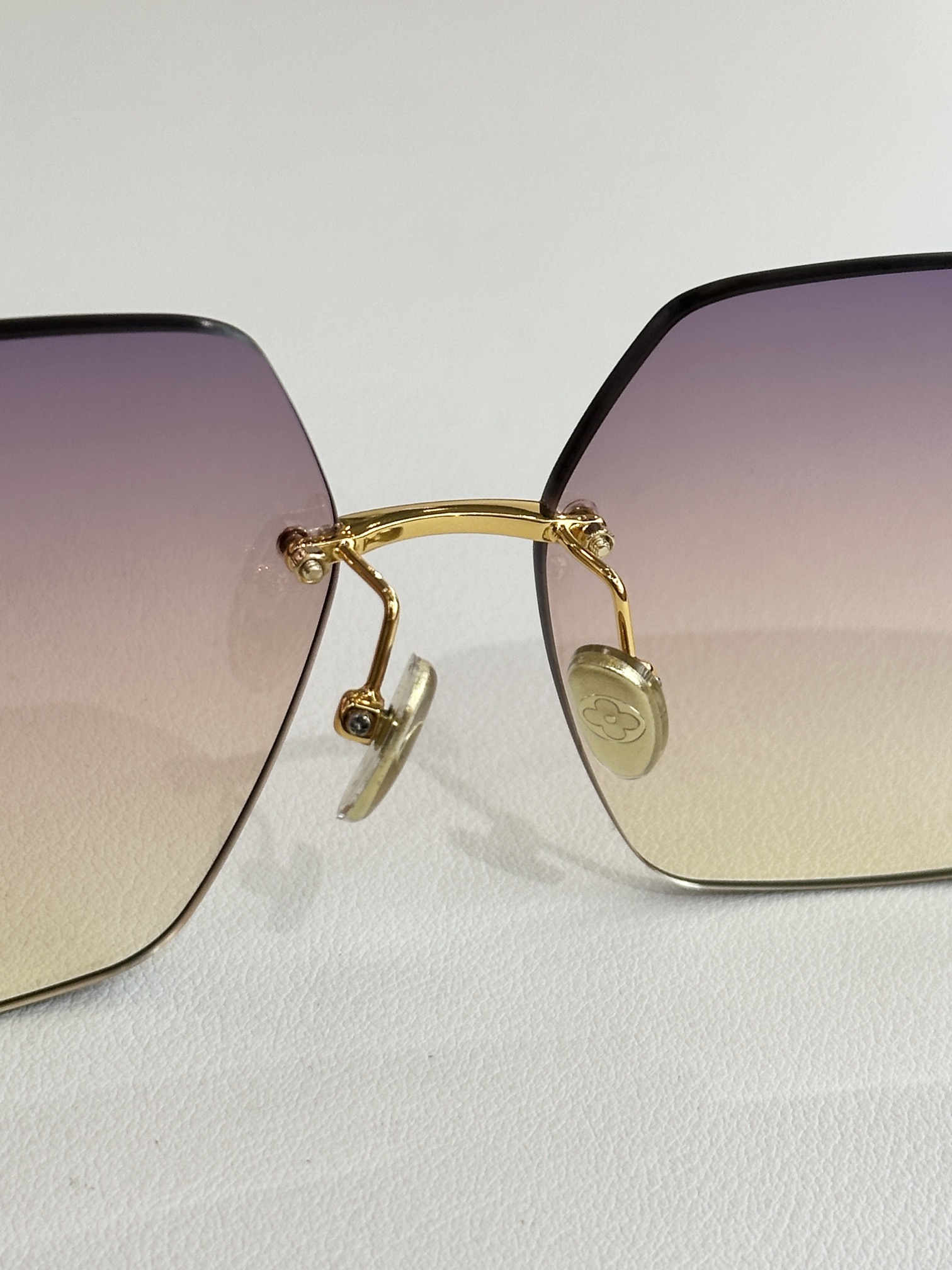 ￼ ￼  LOUIS VUITTON
MODEL：Z2961U
SIZE：60口16-140
