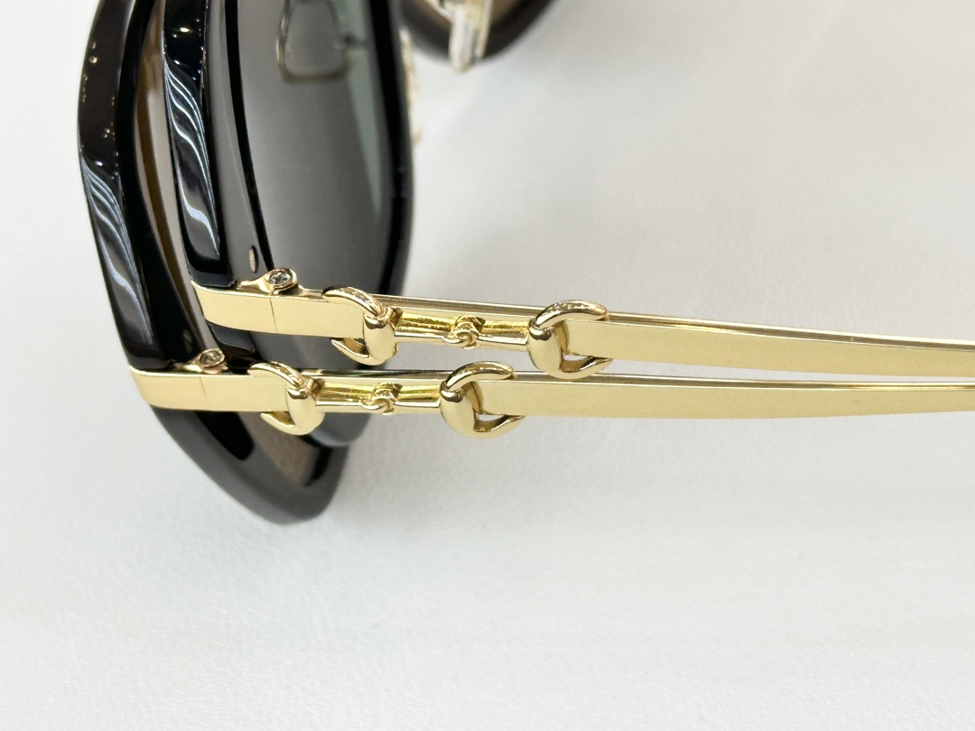  GUCC*
MODEL：GG2055SA
SIZE：57口17-145
