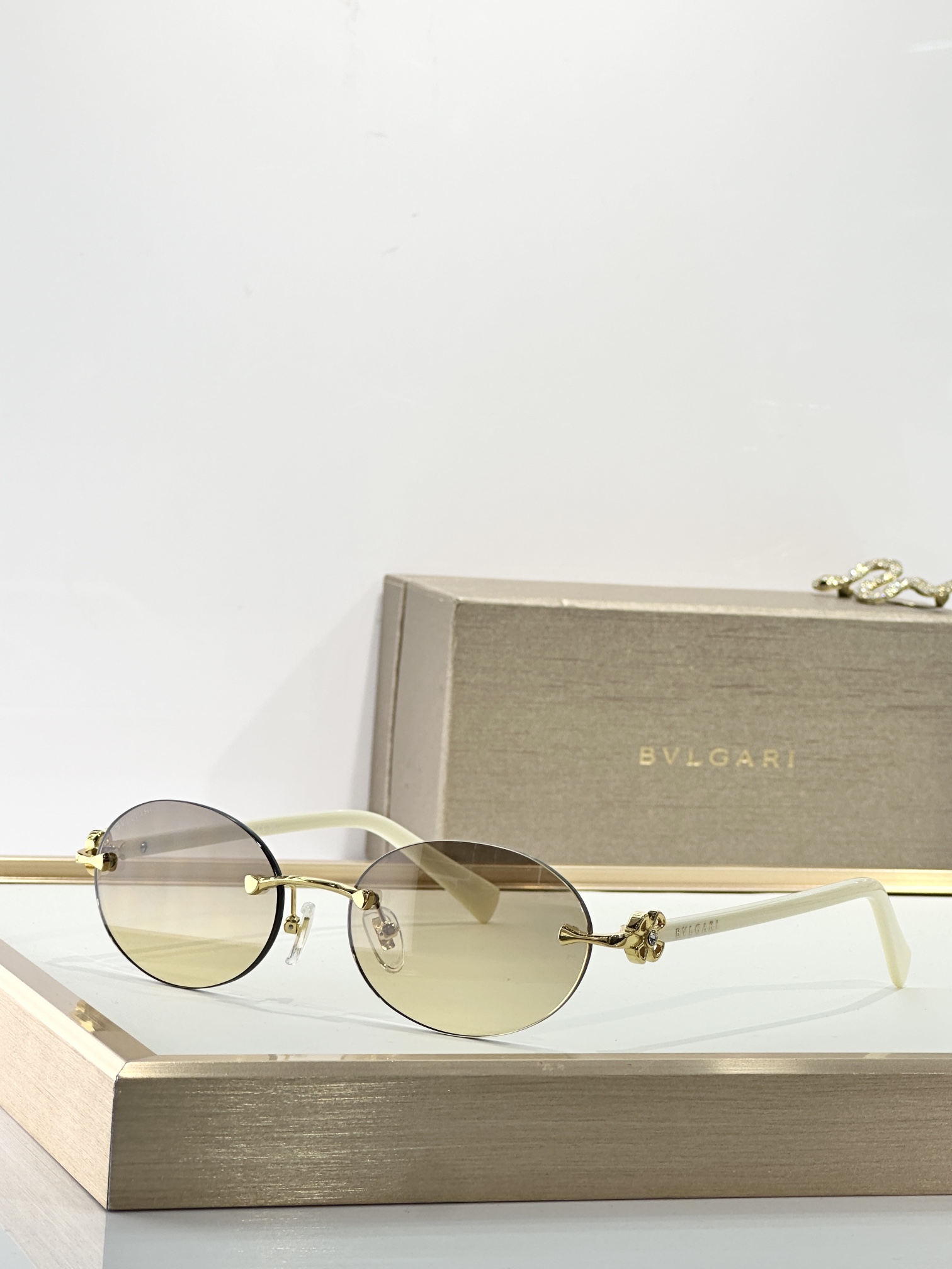 。BVLGARI
MOD：OBV6191-B-D
Size：56口18-140

