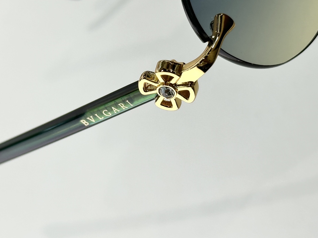 。BVLGARI
MOD：OBV6191-B-D
Size：56口18-140

