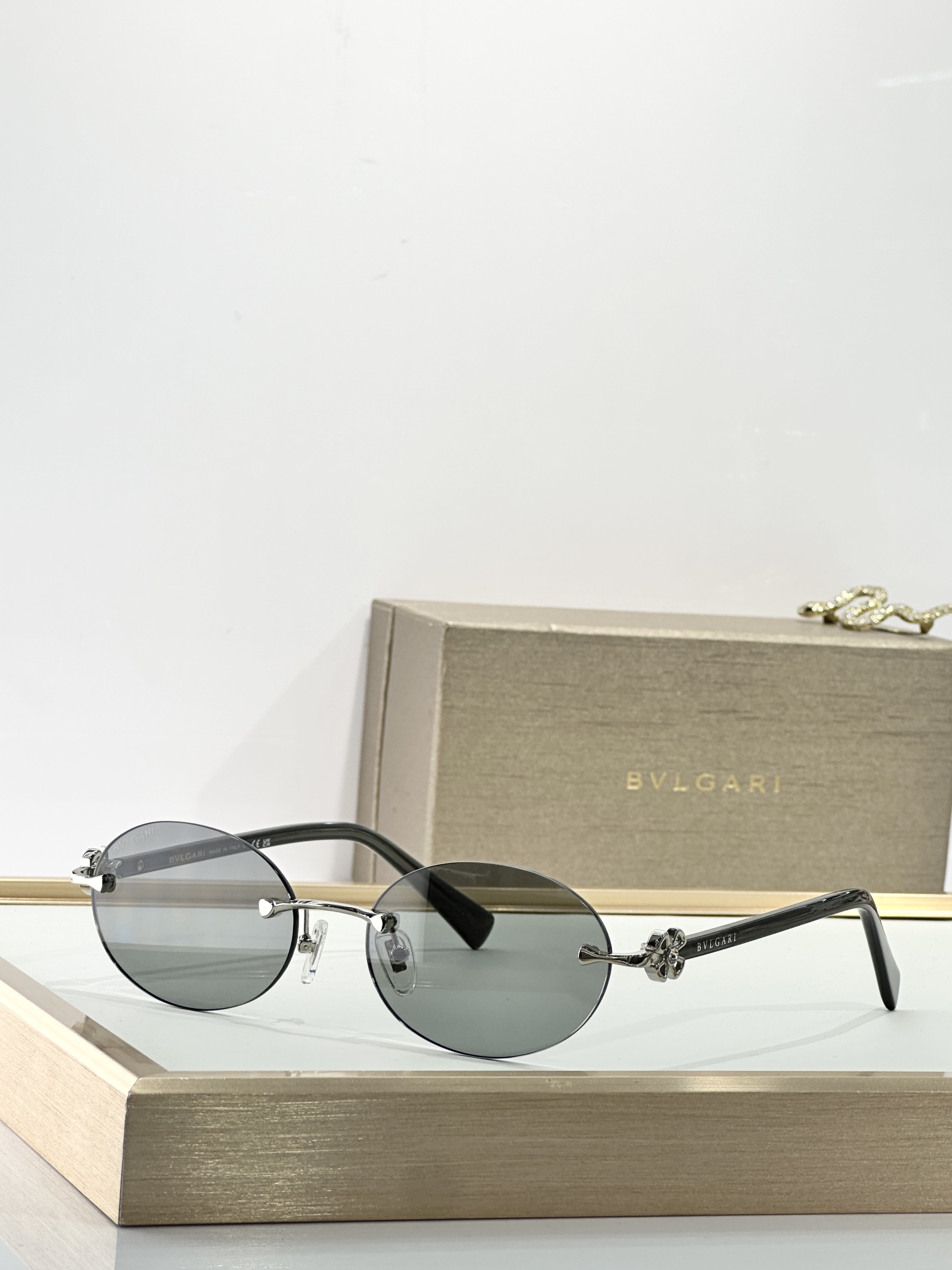 。BVLGARI
MOD：OBV6191-B-D
Size：56口18-140

