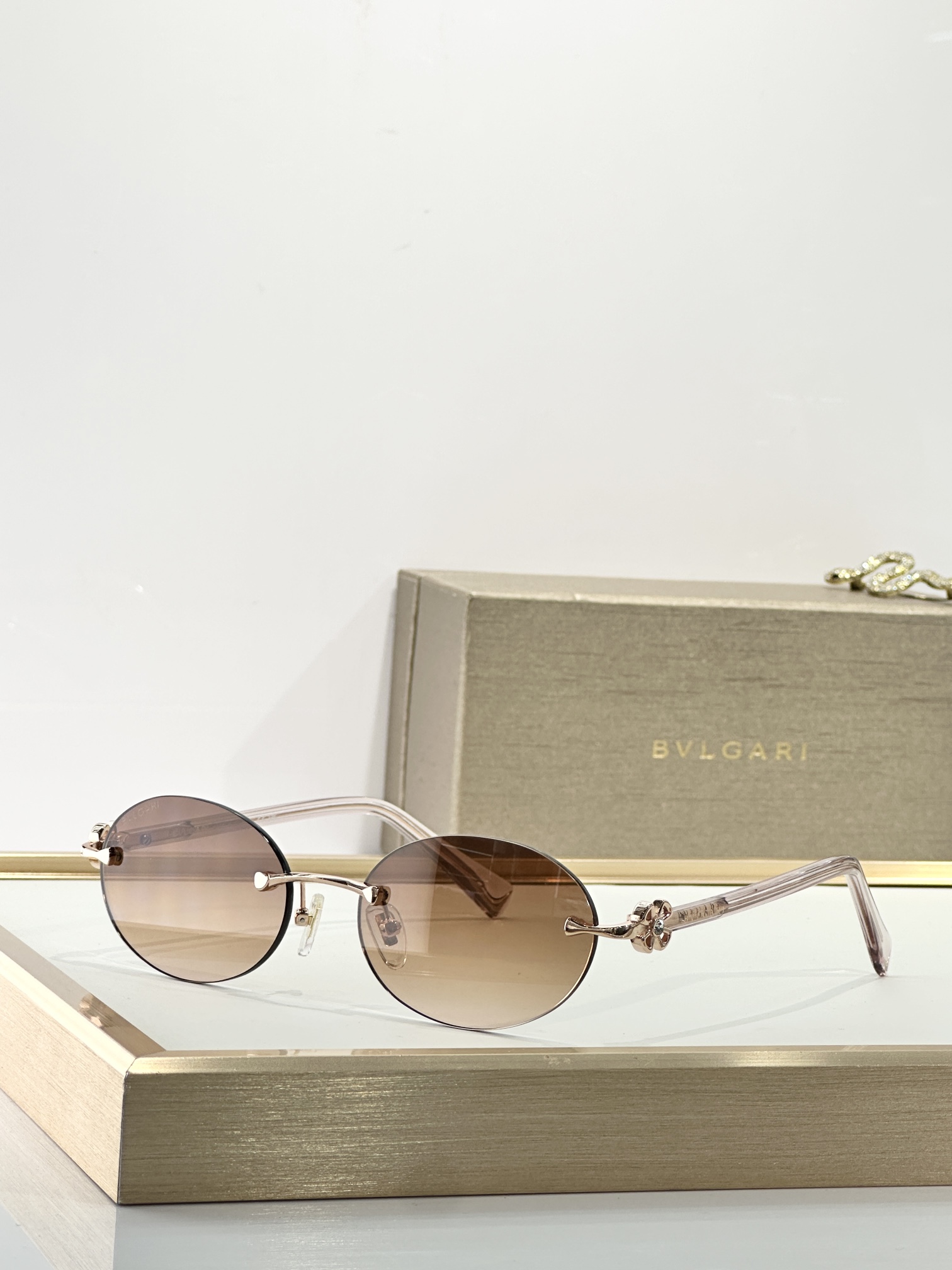 。BVLGARI
MOD：OBV6191-B-D
Size：56口18-140

