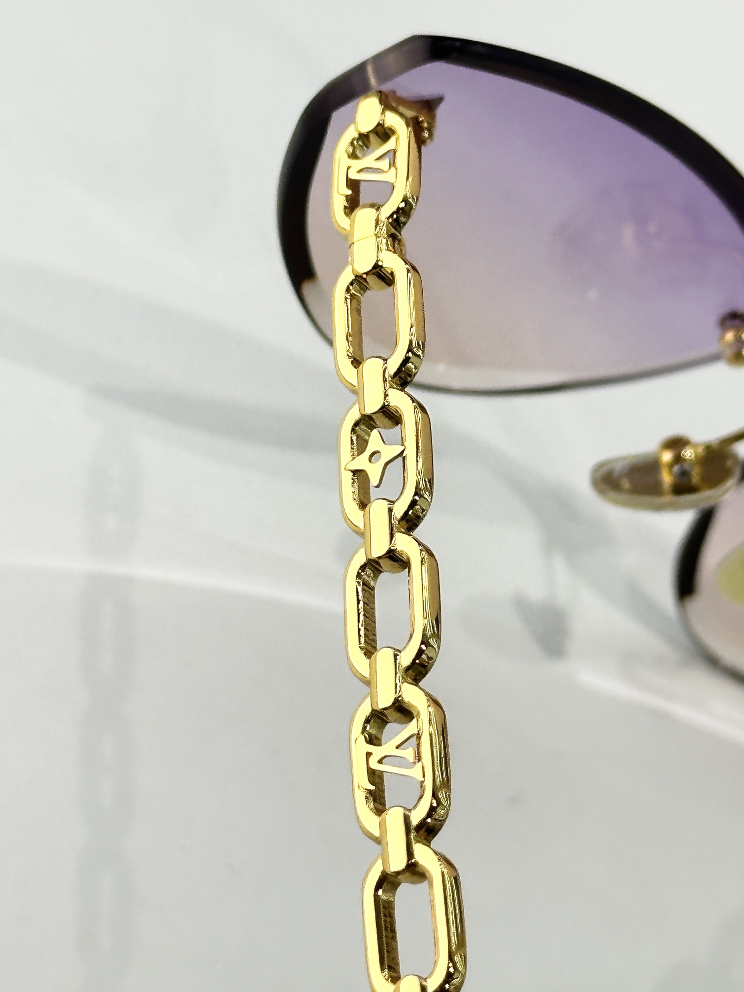  LOUIS VUITTON
MODEL：Z3015U
SIZE：61口15-140
