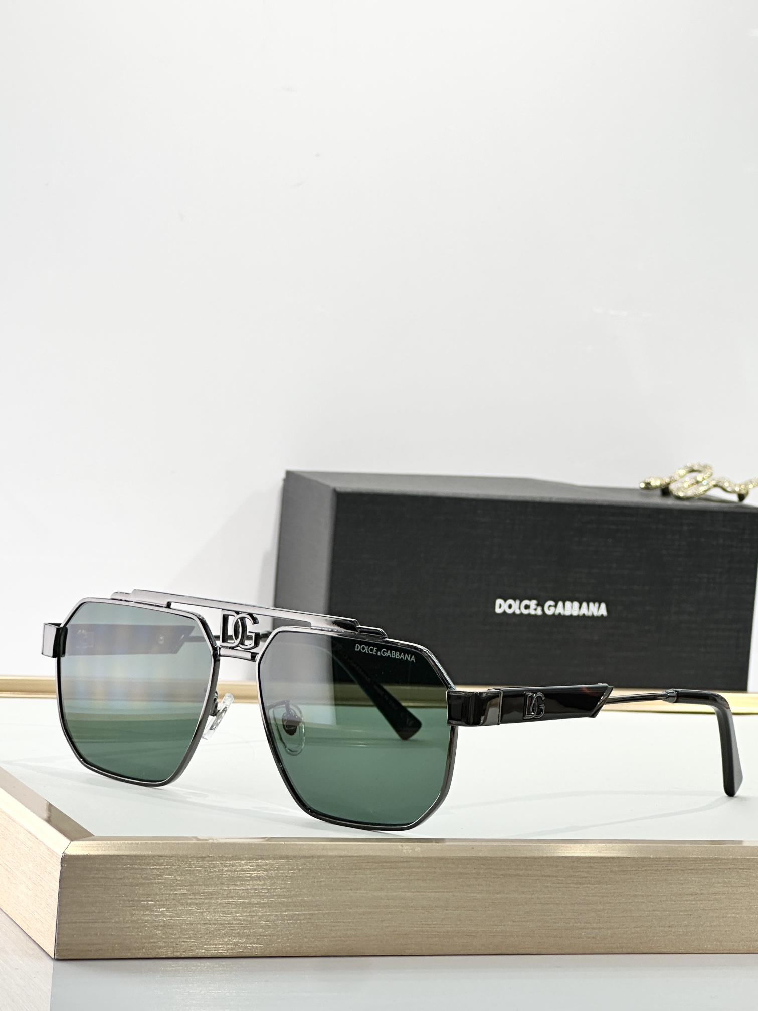  𝘿𝙊𝙇𝘾𝙀&𝙂𝘼𝘽𝘽𝘼𝙉𝘼  
ModelDG2294 
size：59-15 145 
