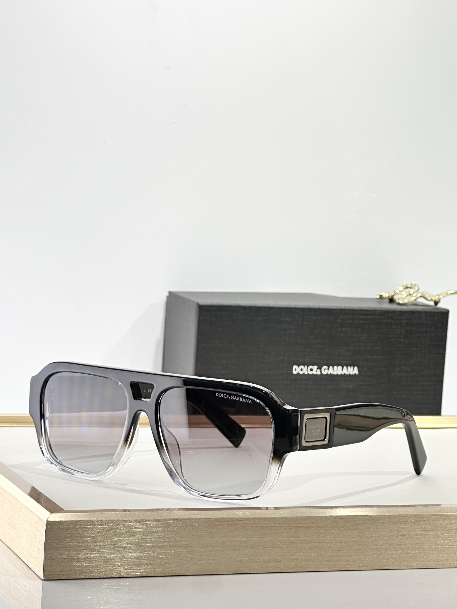  DOLCE & GABBAN*
MODEL：DG4506
SIZE56口17-145

