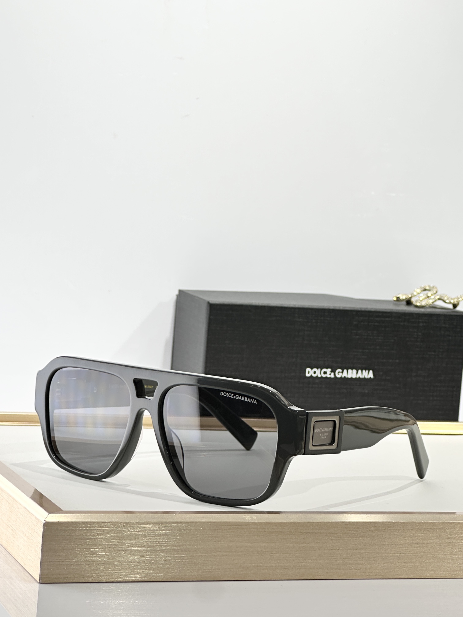  DOLCE & GABBAN*
MODEL：DG4506
SIZE56口17-145
