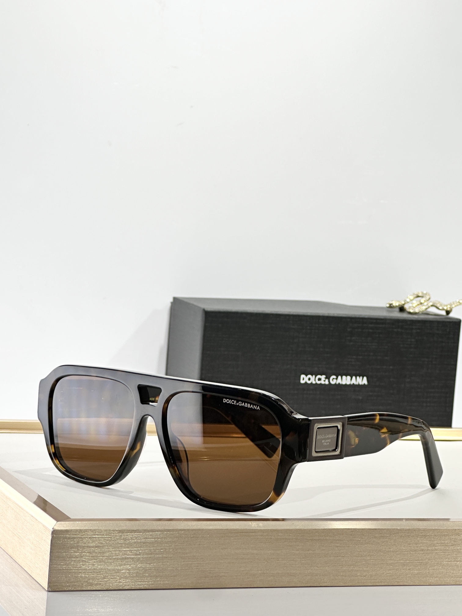  DOLCE & GABBAN*
MODEL：DG4506
SIZE56口17-145
