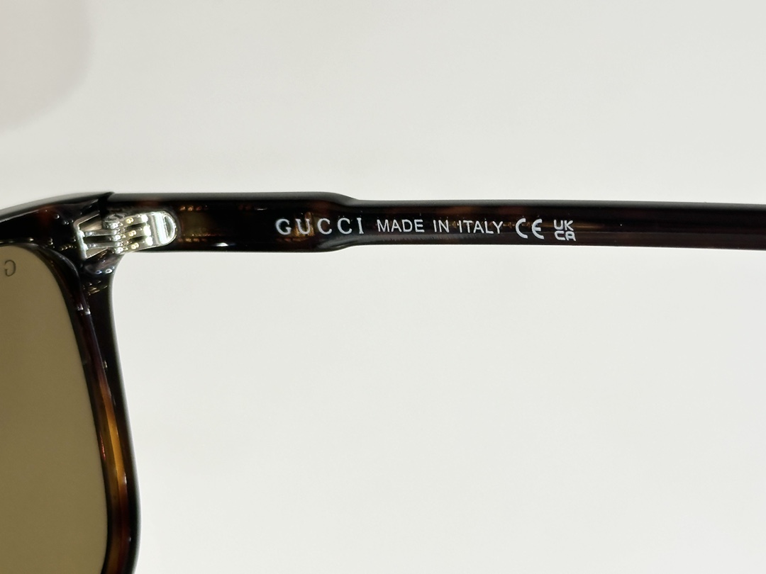 。GUCC*
MODEL：GG1819S
SIZE：57口17-145
